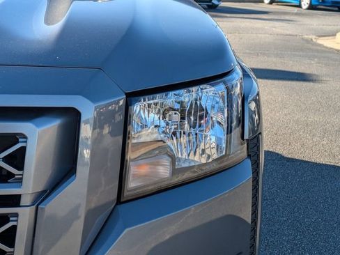 Used 2024 Nissan Frontier SV w/ SV Convenience Package image 9