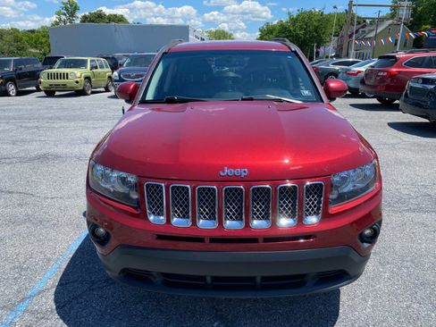 Used 2017 Jeep Compass Latitude FWD image 8