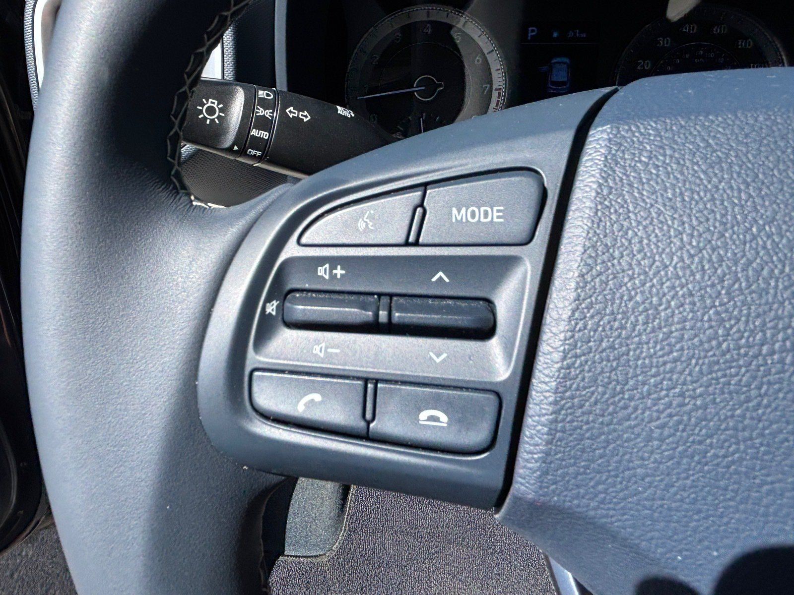 Used 2021 Hyundai Venue FWD image 22