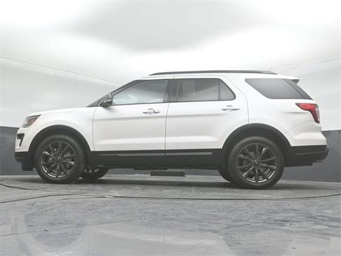 Certified 2018 Ford Explorer XLT w/ Equipment Group 202A image 41