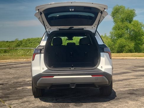 Used 2025 Chevrolet Equinox LT AWD/4WD image 36