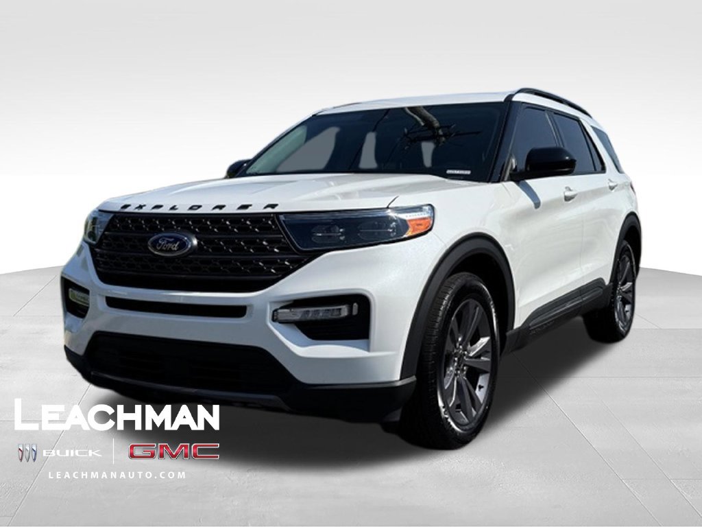 Used 2023 Ford Explorer XLT w/ Equipment Group 202A AWD/4WD image 9