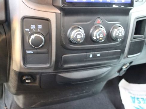 Used 2017 RAM 1500 ST w/ SXT Appearance Group AWD/4WD image 19
