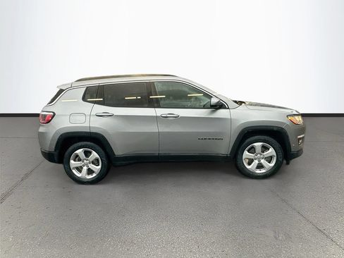 Used 2019 Jeep Compass Latitude w/ Popular Equipment Group FWD image 6