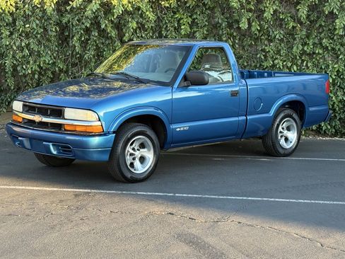 Used 2000 Chevrolet S10 Pickup LS w/ Preferred Equipment Group RWD image 4