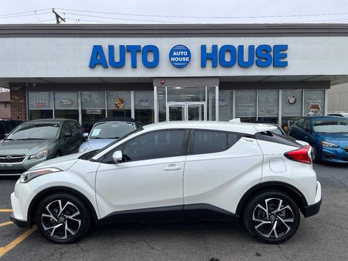 Used 2018 Toyota C-HR XLE image 8