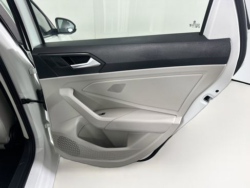 Used 2024 Volkswagen Jetta SE image 30