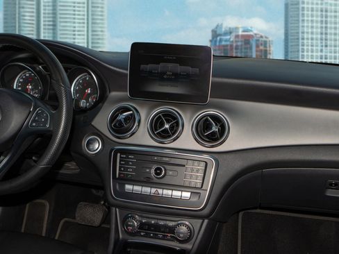 Used 2020 Mercedes-Benz GLA 250 w/ Convenience Package image 23