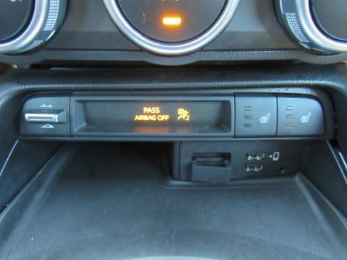 Used 2019 MAZDA MX-5 Miata RF Grand Touring image 36