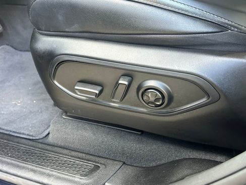 Certified 2024 Jeep Grand Cherokee Limited w/ Black Appearance Package image 19