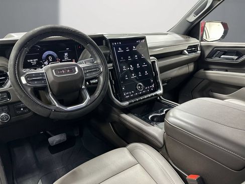 Used 2025 GMC Yukon Elevation AWD/4WD image 13