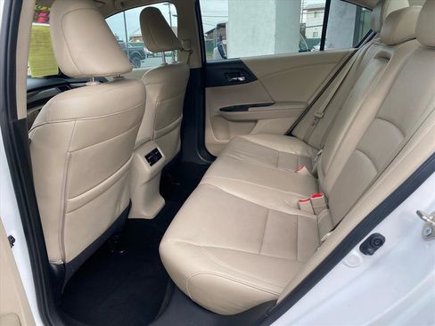 Used 2016 Honda Accord Touring image 14