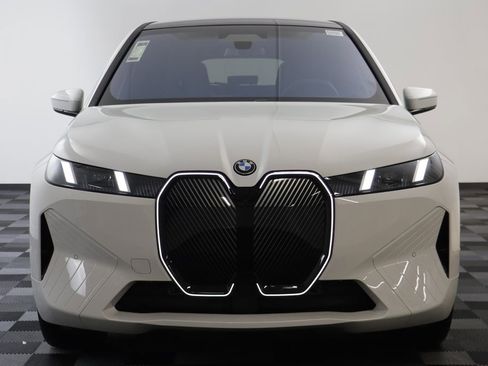 New 2026 BMW iX xDrive60 image 25
