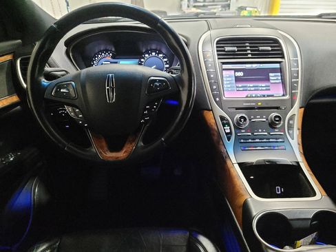Used 2016 Lincoln MKX Reserve w/ Technology Package AWD/4WD image 22