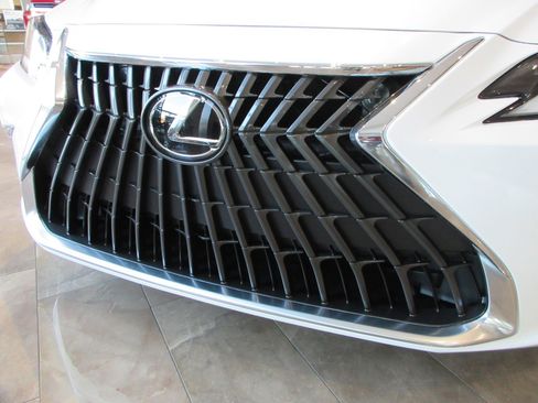 New 2025 Lexus ES 350 image 15