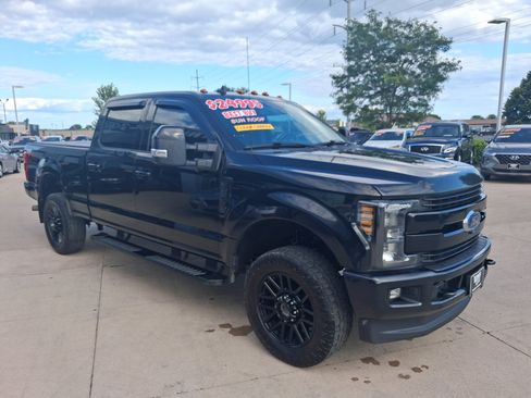 Used 2019 Ford F250 Lariat w/ Lariat Ultimate Package AWD/4WD image 3