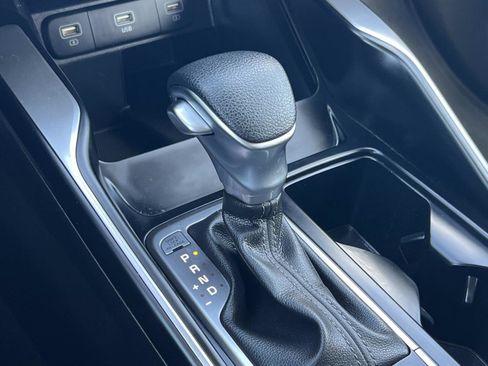 Used 2023 Kia Sorento LX image 18