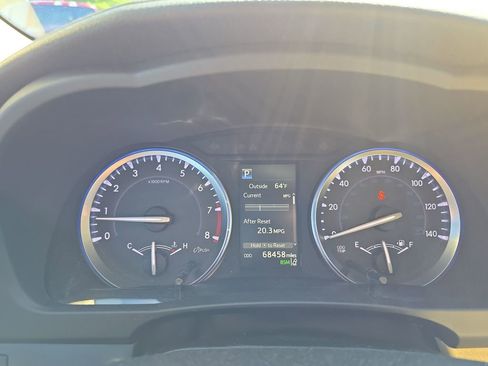 Used 2018 Toyota Highlander XLE w/ Carpet Mat Package (TMS) FWD image 22
