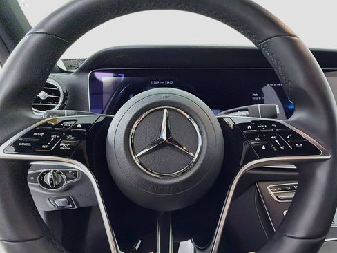 Used 2023 Mercedes-Benz E 350 4MATIC Sedan image 11