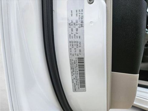 Used 2017 Chrysler Pacifica Touring-L Plus image 27