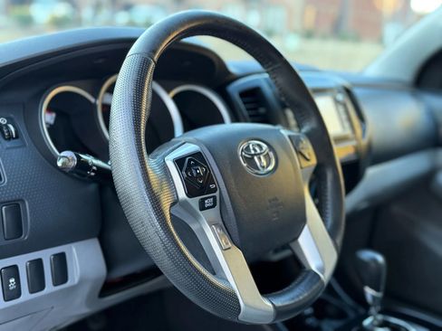Used 2014 Toyota Tacoma PreRunner w/ Convenience Package image 12