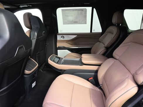 New 2026 Lincoln Navigator Black Label AWD/4WD image 21