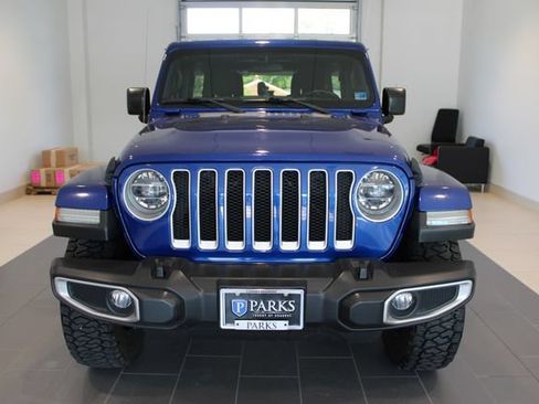Used 2018 Jeep Wrangler Unlimited Sahara w/ LED Lighting Group AWD/4WD image 13