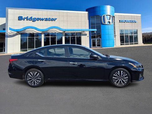 Used 2025 Nissan Altima 2.5 SV image 7