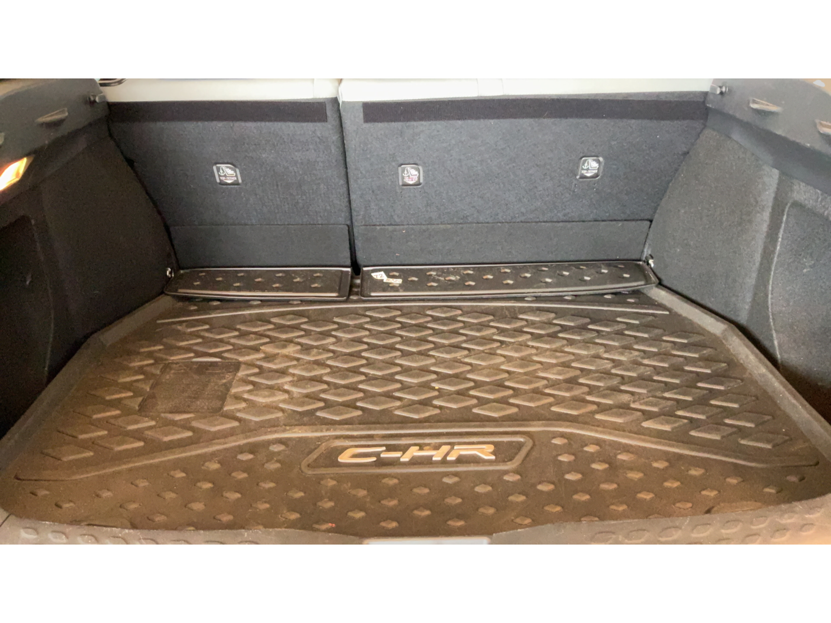 Used 2019 Toyota C-HR XLE FWD image 26