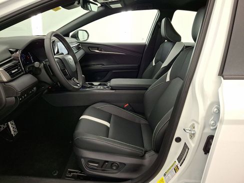 Used 2026 Toyota Camry SE w/ Convenience Package FWD image 3