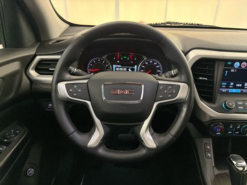 Used 2019 GMC Acadia SLT FWD image 18
