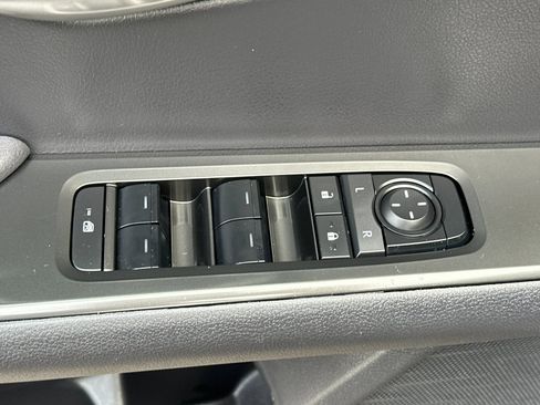 Used 2025 Lexus UX 300h 300h Premium image 11