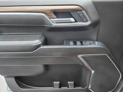 Used 2025 Chevrolet Silverado 1500 LT AWD/4WD image 34