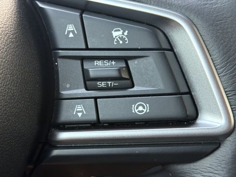 Certified 2025 Subaru Outback Limited AWD/4WD image 30