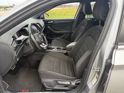 Used 2021 Volkswagen Jetta GLI image 9