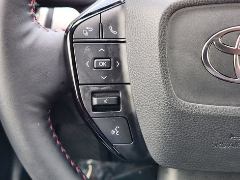 Used 2025 Toyota Prius Plug-In Hybrid FWD image 29