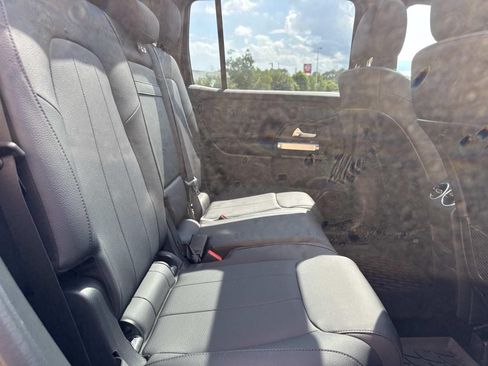 Used 2026 Mercedes-Benz GLB 250 image 12