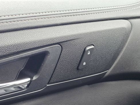 Used 2017 Chevrolet Traverse LT w/ True North Edition FWD image 29