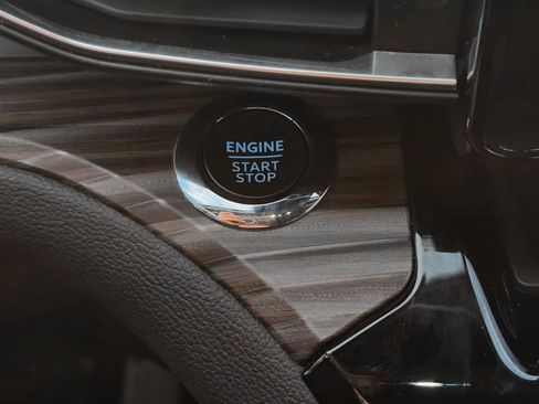 Certified 2023 Ford Explorer Limited w/ Equipment Group 301A image 20