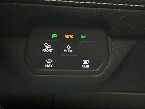 Used 2024 Volkswagen Atlas Cross Sport SE w/ Black Wheel Package AWD/4WD image 31