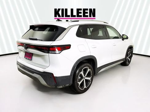 Used 2025 Volkswagen Tiguan SE FWD image 7