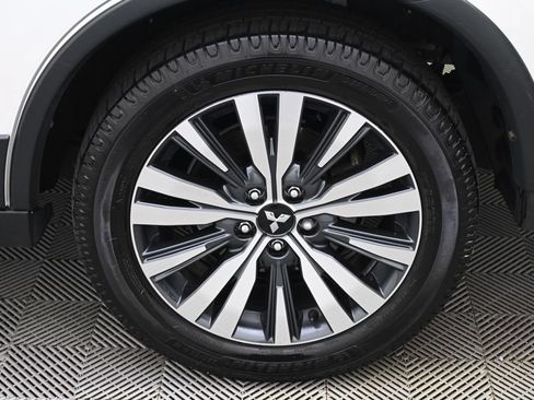 Used 2019 Mitsubishi Outlander GT AWD/4WD image 18