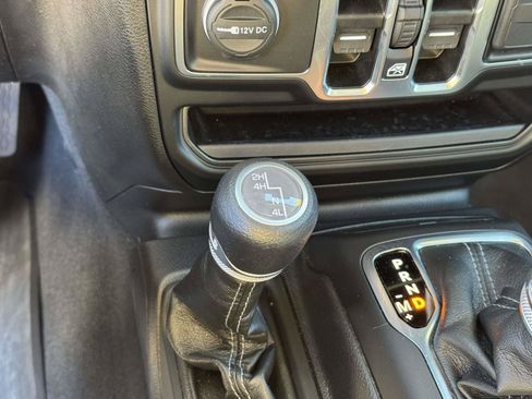Used 2024 Jeep Wrangler Unlimited Sport AWD/4WD image 31