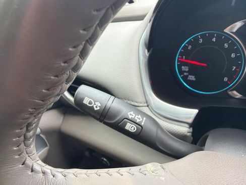 Used 2019 Chevrolet Traverse Premier w/ Driver Confidence II Package FWD image 12