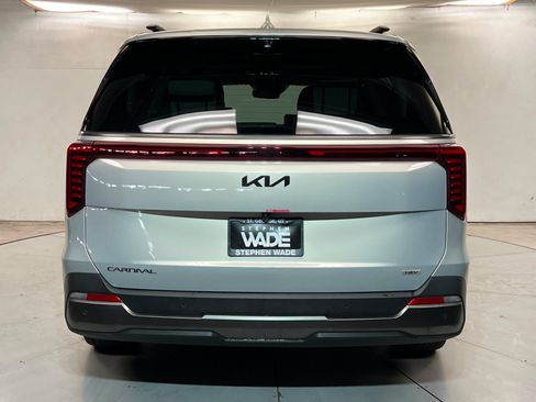 Used 2025 Kia Carnival SX Prestige FWD image 5
