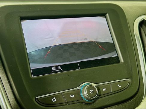 Used 2024 Chevrolet Equinox LT FWD image 16