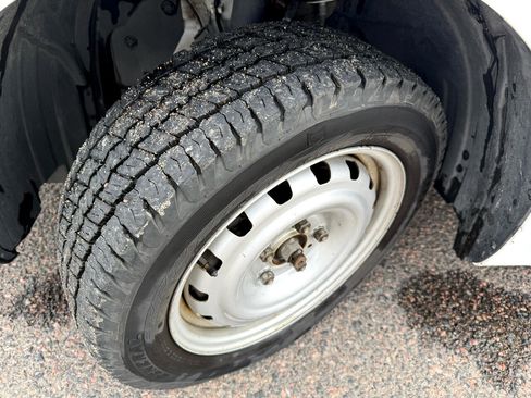 Used 2019 Nissan NV200 S image 32