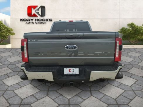 Used 2025 Ford F250 Lariat w/ Chrome Package AWD/4WD image 3