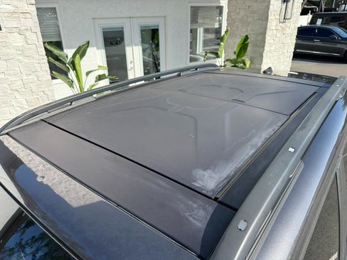 Used 2018 Jeep Renegade Altitude w/ UConnect 8.4 Nav Group image 13