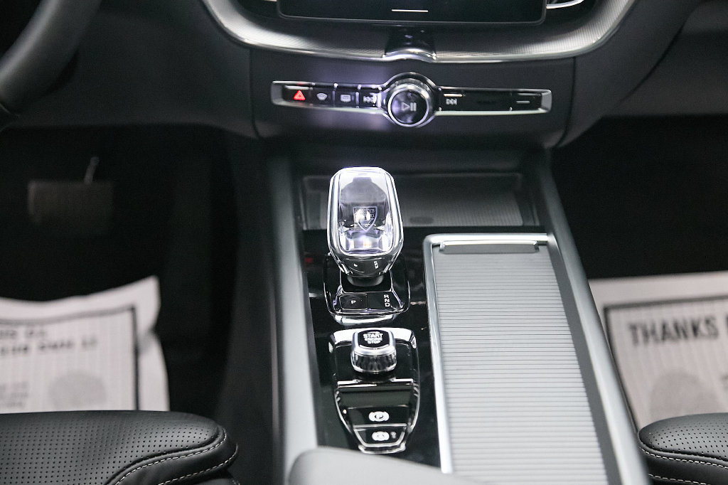 Certified 2026 Volvo XC60 T8 Ultra AWD/4WD image 29